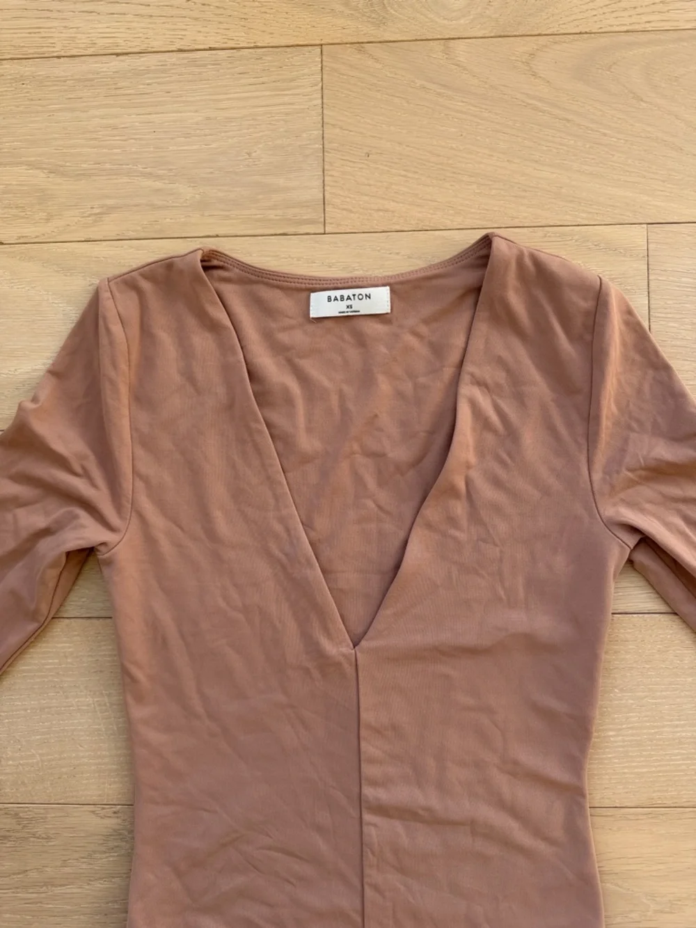 Aritzia Babaton Contour deep V bodysuit - Picture 3 of 3